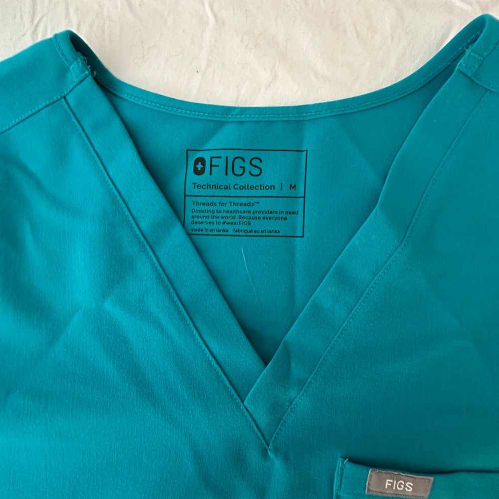 FIGS SET - Scrub Top and Pants in Color TEAL - Picture 2 of 7